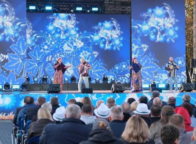 Ансамбль «Злато-Серебро» выступил на белорусском фестивале